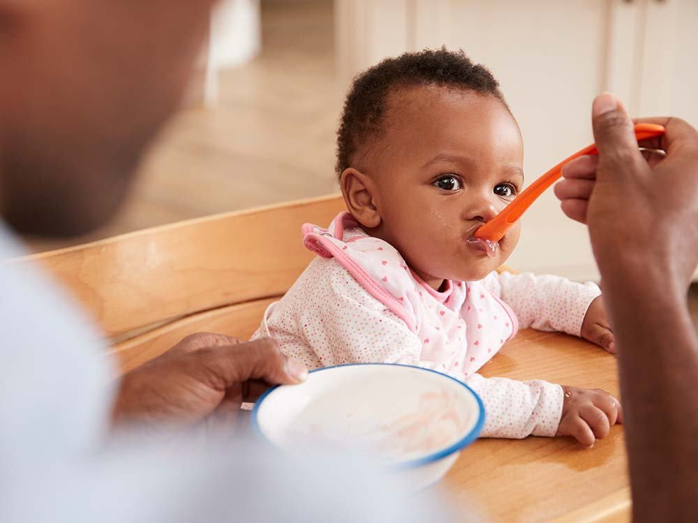 When to Introduce Solid Food to Your Baby: Expert Advice and Guidelines